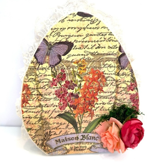 NEW Floral Decorative Easter Egg Plaque with Butterflies and Roses Lace Trim - Picture 1 of 5